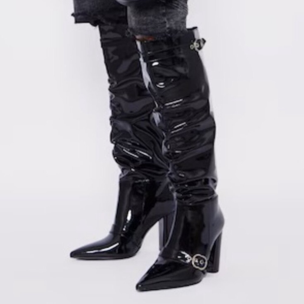 Pretty Little Thing Boots Buckled Patent Leather PU Ruched Zipper Black Sz 9 NWT